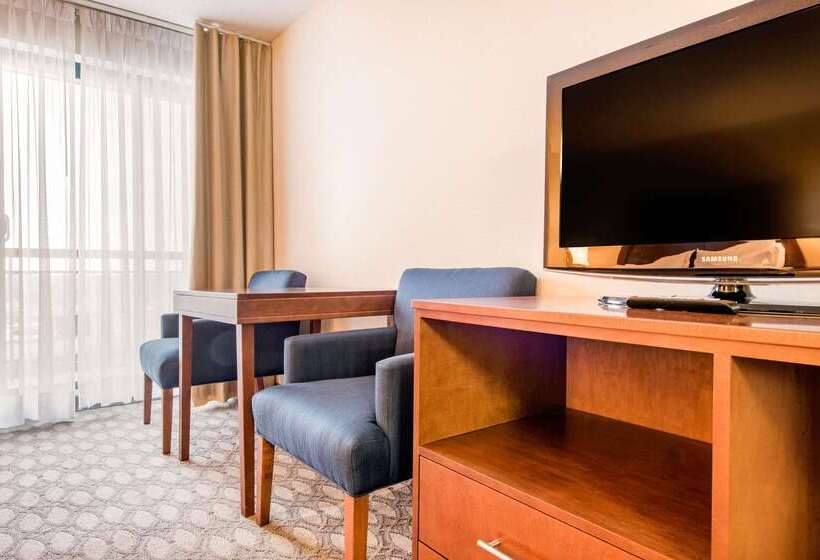 هتل Comfort Inn Fallsview