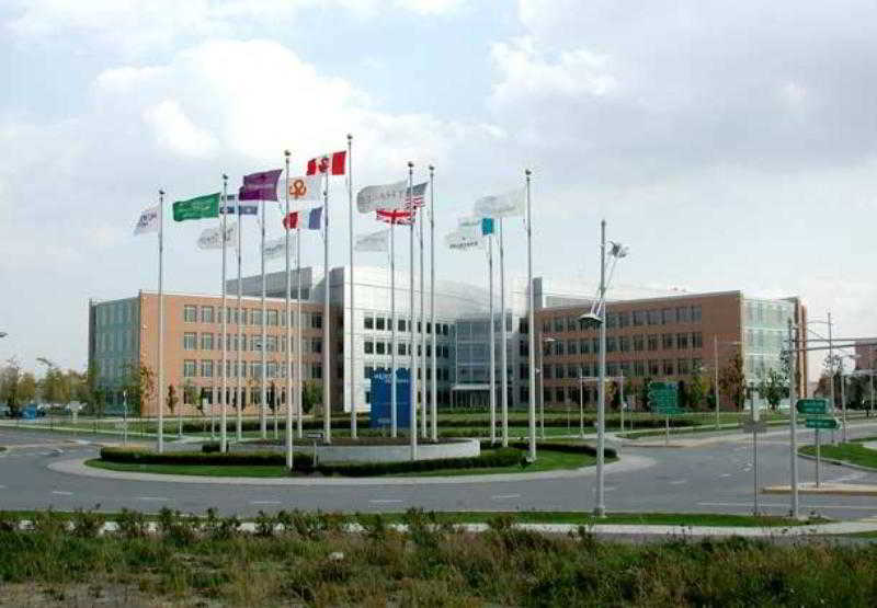 هتل Courtyard By Marriott Montreal Airport