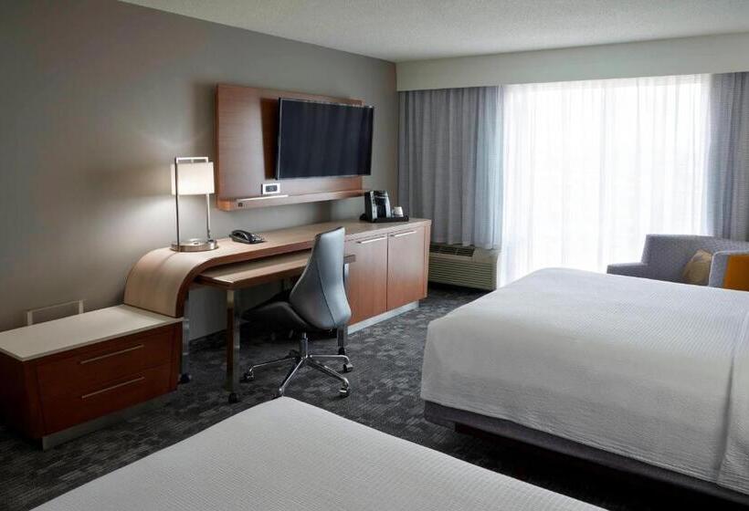 فندق Courtyard By Marriott Toronto Airport