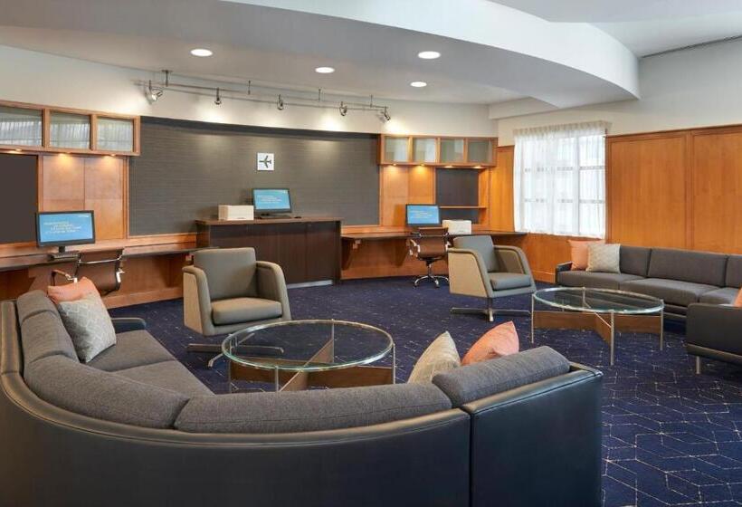 هتل Courtyard By Marriott Toronto Markham