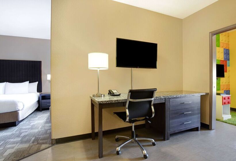 هتل Days Inn By Wyndham Medicine Hat