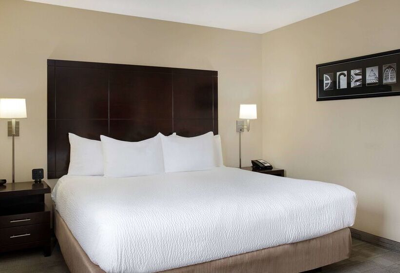 هتل Days Inn By Wyndham Medicine Hat