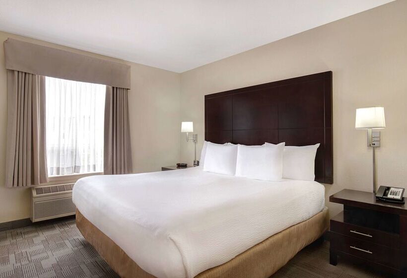 هتل Days Inn By Wyndham Medicine Hat