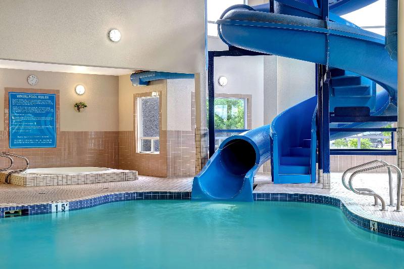 هتل Days Inn By Wyndham Medicine Hat