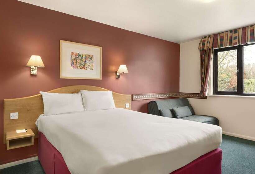 호텔 Days Inn Michaelwood M5