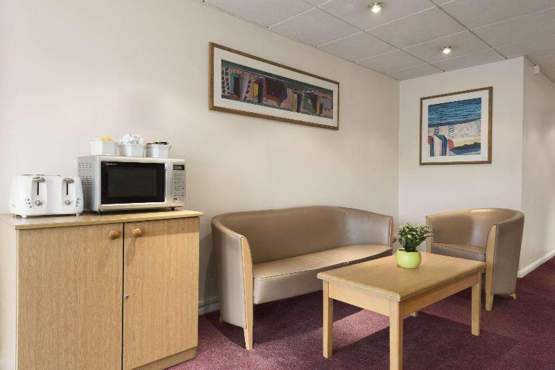 호텔 Days Inn Michaelwood M5