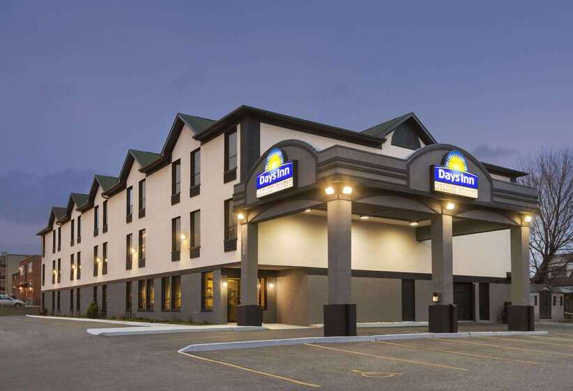 هتل Days Inn By Wyndham Toronto East Lakeview