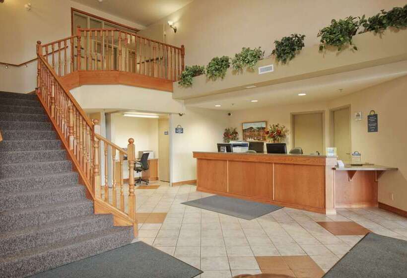 בית מלון כפרי Days Inn & Suites By Wyndham Thompson