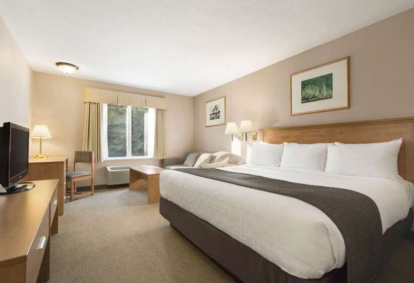 هتل Days Inn & Suites By Wyndham Thunder Bay