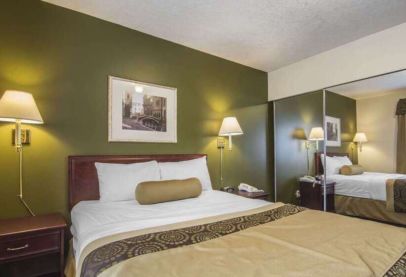 בית מלון כפרי Econo Lodge Inn & Suites High Level
