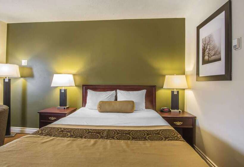 בית מלון כפרי Econo Lodge Inn & Suites High Level