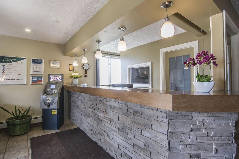 Отель Econo Lodge Inn & Suites High Level