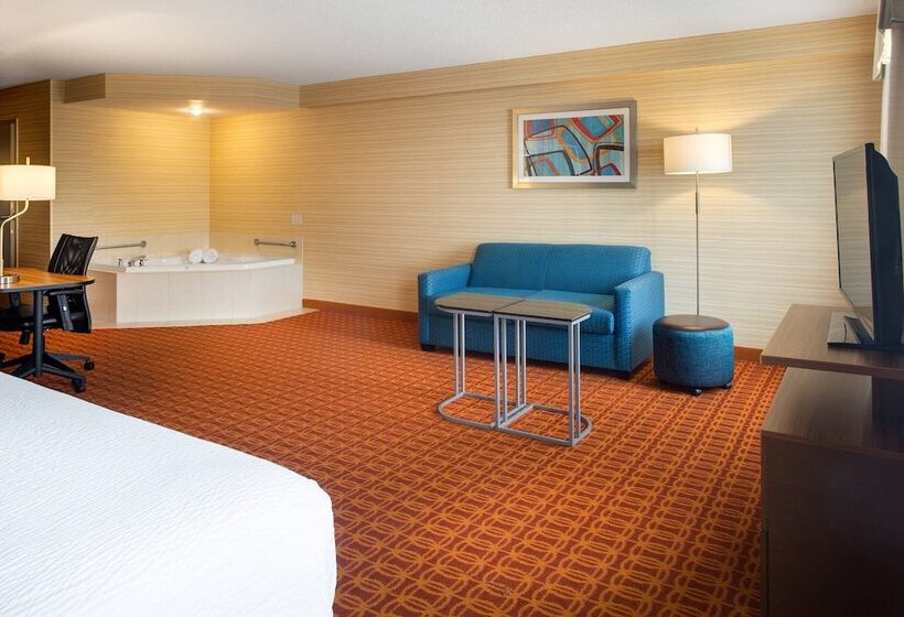 هتل Fairfield Inn & Suites By Marriott Toronto Airport