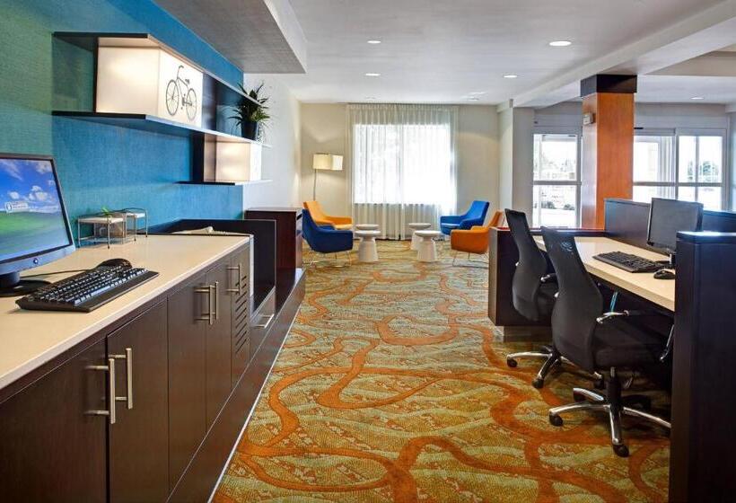 هتل Fairfield Inn & Suites By Marriott Toronto Brampton