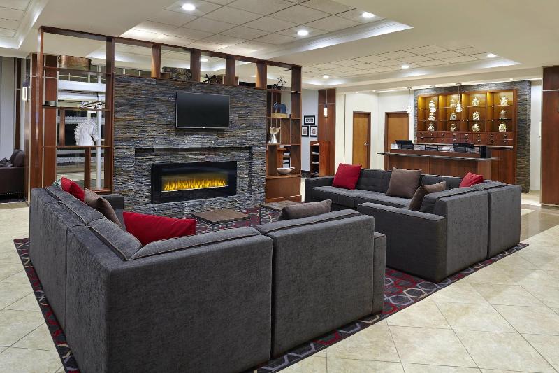 هتل Four Points By Sheraton Moncton