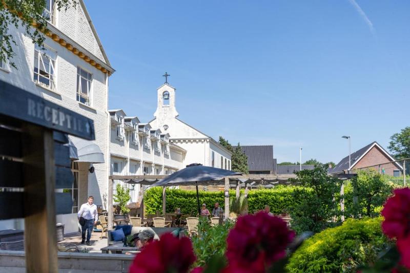 Hotel Golden Tulip  De Reiskoffer