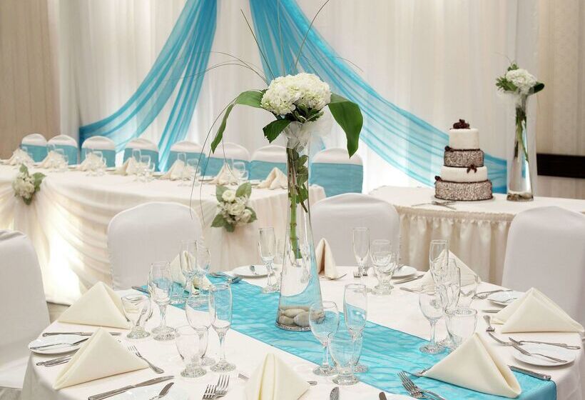 هتل Hilton Garden Inn Toronto/ajax