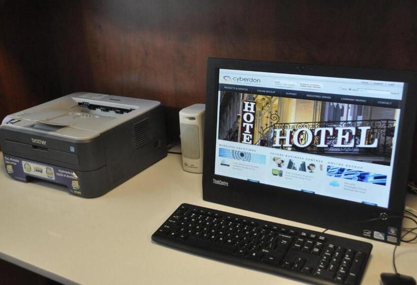 فندق Holiday Inn Express  & Suites Barrie