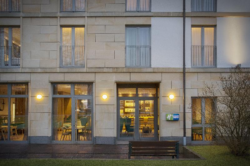 هتل Holiday Inn Express Baden Baden, An Ihg