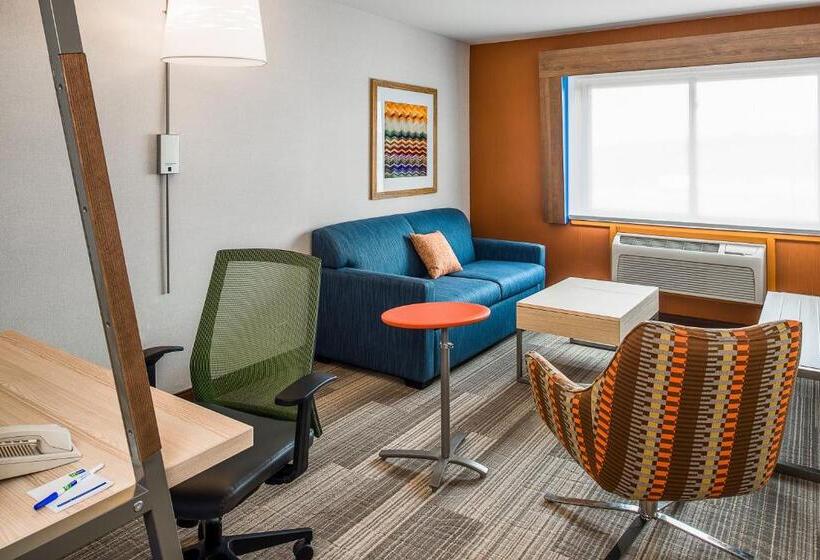 هتل Holiday Inn Express & Suites Halifax  Bedford