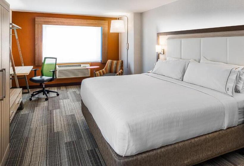 هتل Holiday Inn Express & Suites Halifax   Bedford, An Ihg