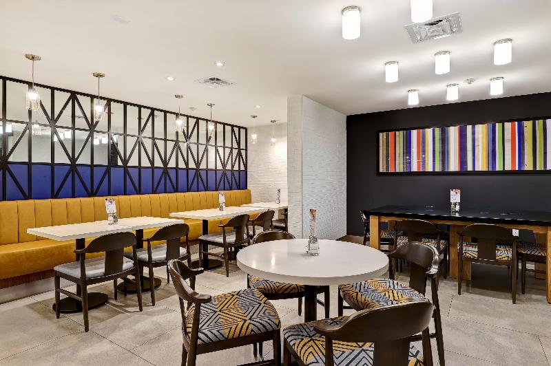 هتل Holiday Inn Express Whitby Oshawa, An Ihg