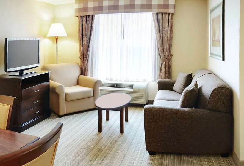 هتل Homewood Suites By Hilton Burlington