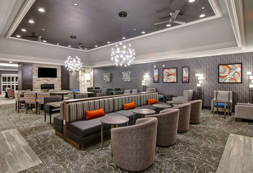 هتل Homewood Suites By Hilton Burlington