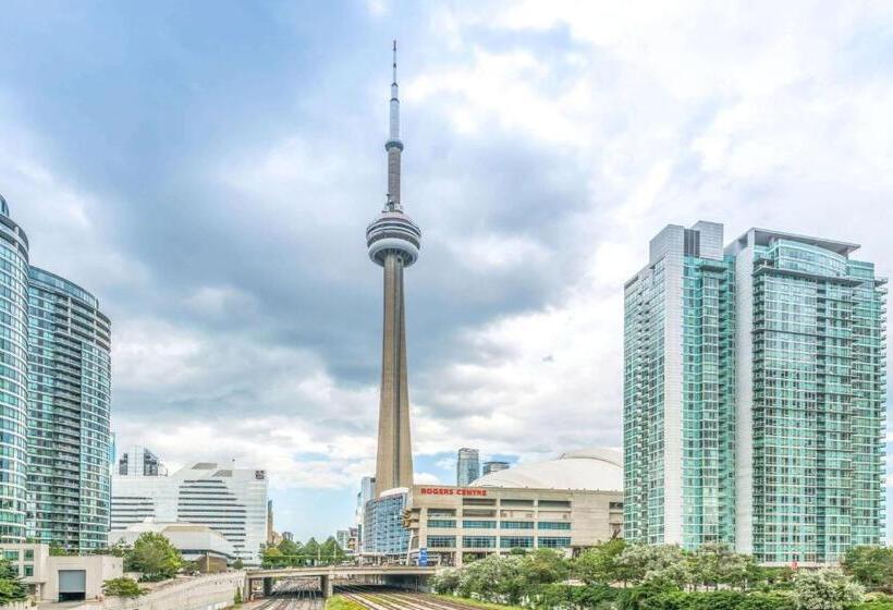 Отель Howard Johnson By Wyndham Toronto Downtown West