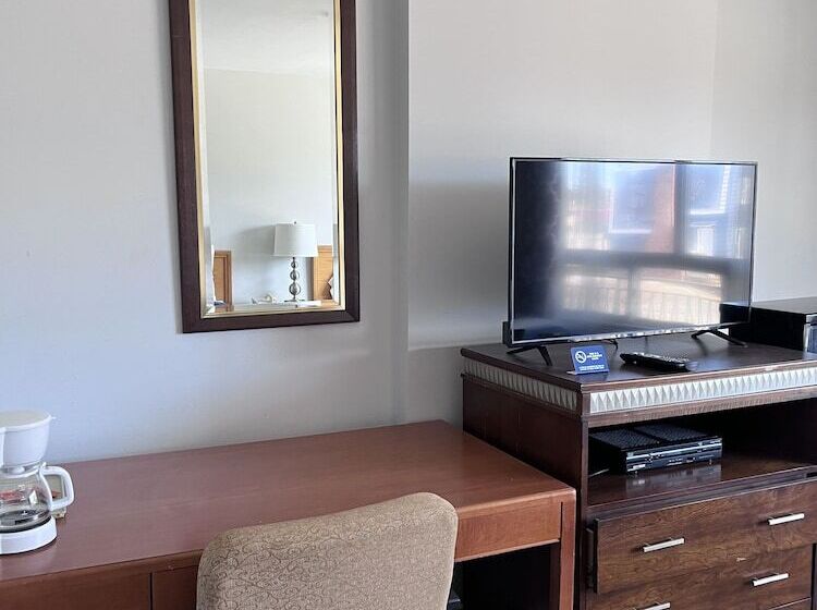 Knights Inn   Park Villa Motel, Midland