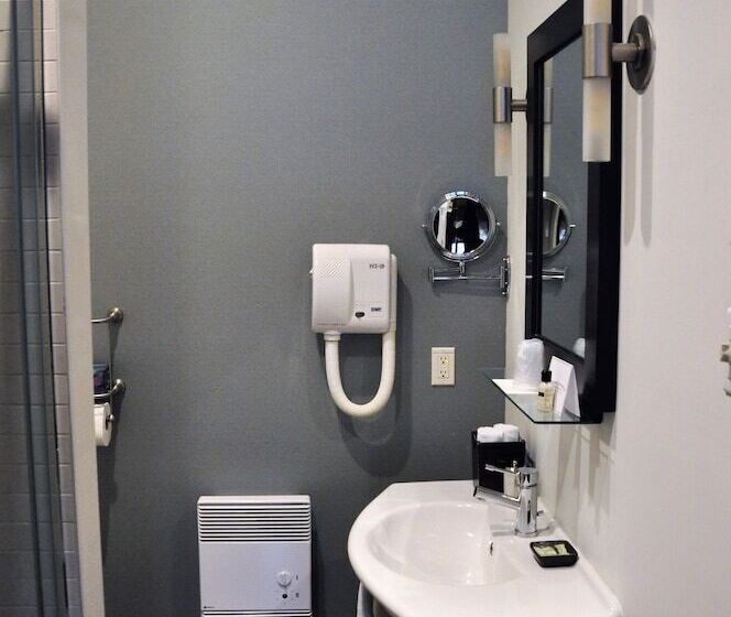 هتل Unique Stays   1595 St Denis