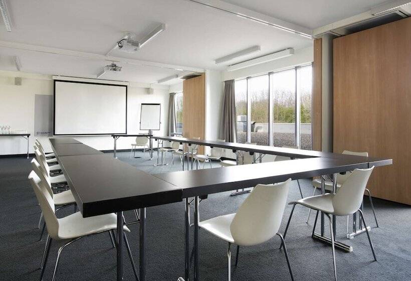 فندق Park Inn By Radisson Liege Airport