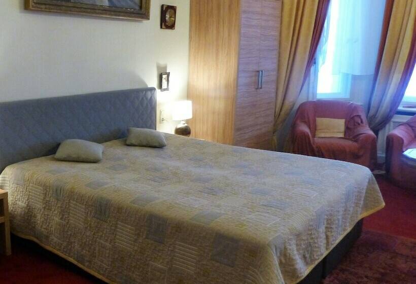 Fotos del hotel Pension Savoy Nähe Kurfürstendamm:  2