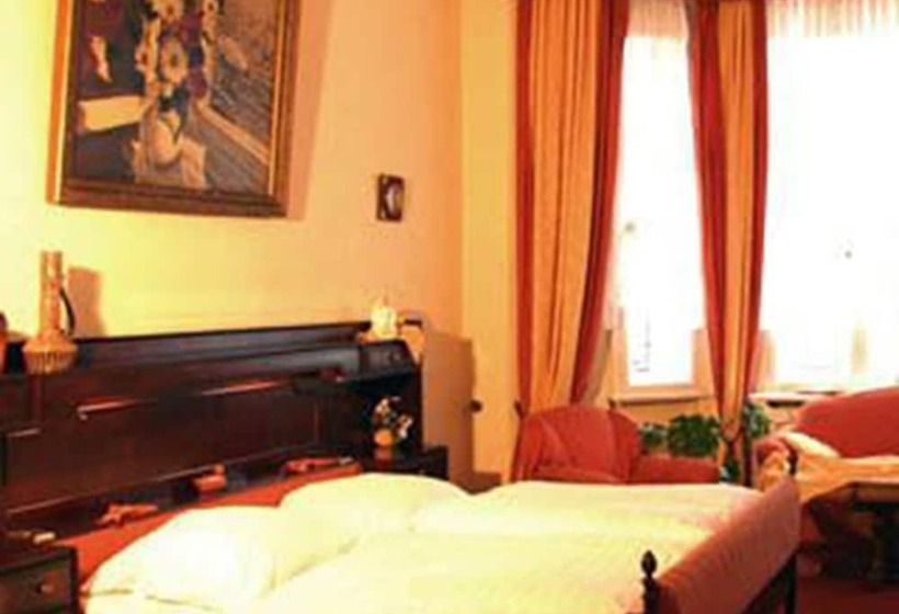 Fotos del hotel Pension Savoy Nähe Kurfürstendamm:  11