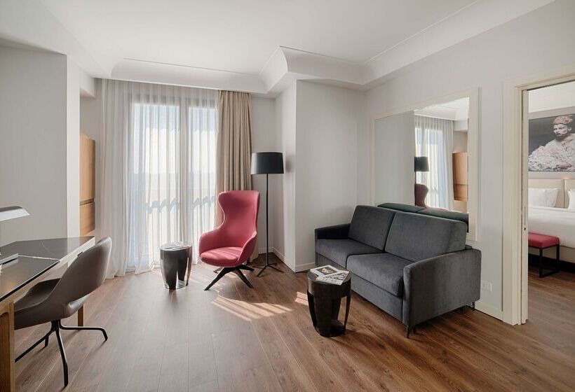 هتل Radisson Blu  Milan