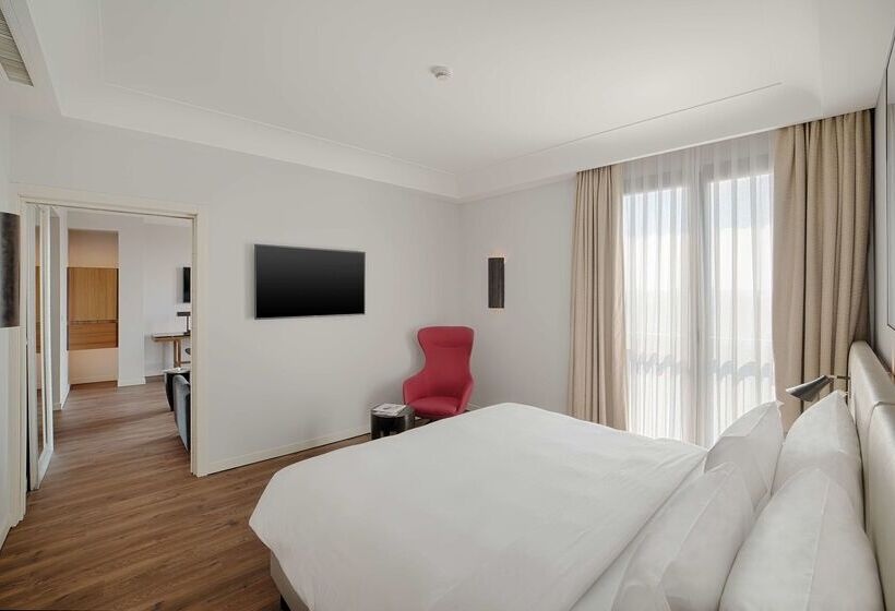 هتل Radisson Blu  Milan