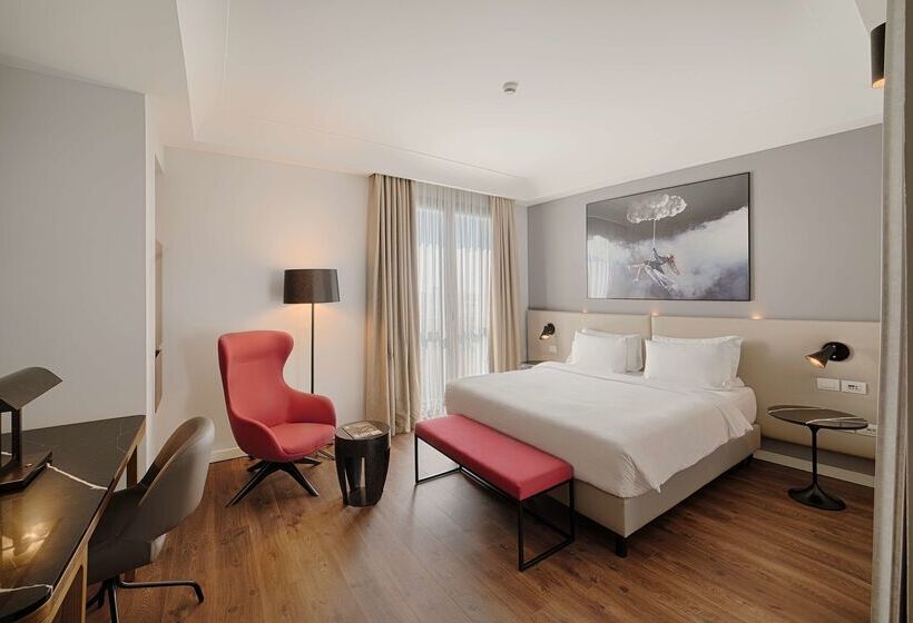 هتل Radisson Blu  Milan