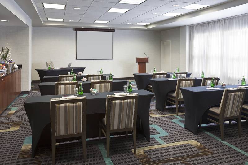 هتل Residence Inn By Marriott Toronto Airport