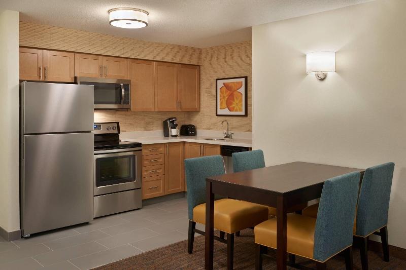 هتل Residence Inn By Marriott Toronto Airport
