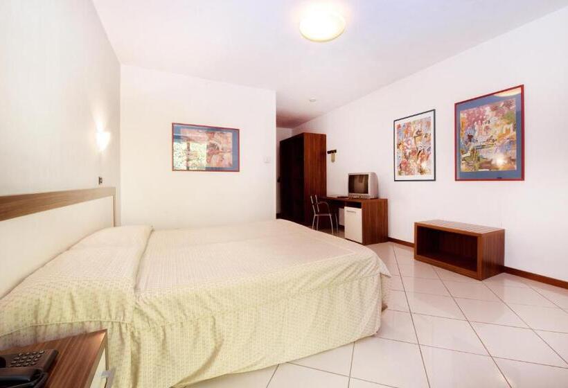 هتل & Residence La Sibilla Cusiana