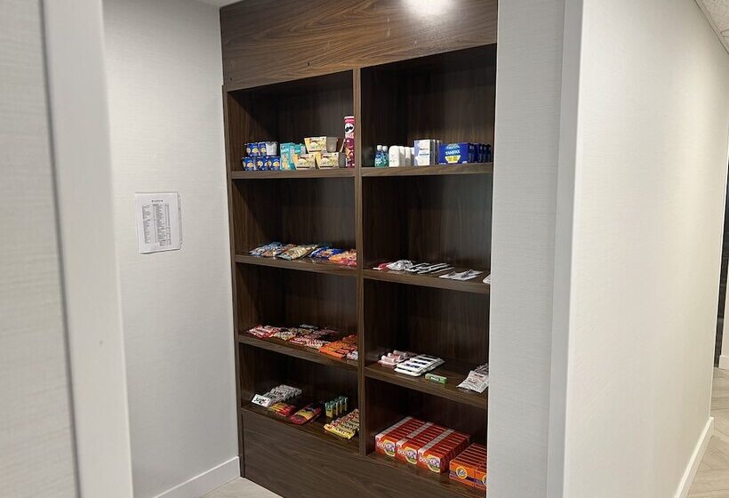 בית מלון כפרי Staybridge Suites   Calgary Airport, An Ihg