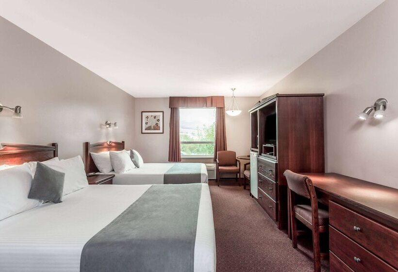 Hotel Super 8 By Wyndham Lake Country/winfield Area