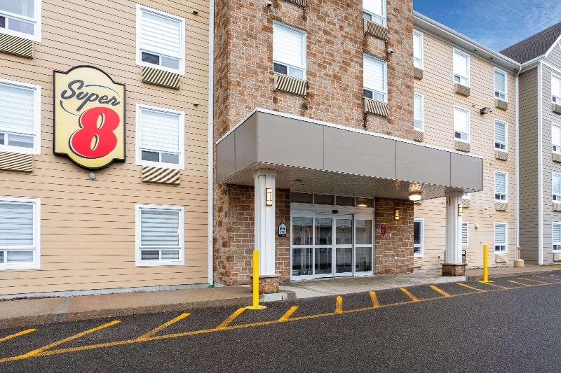 Hotel Super 8 By Wyndham Quebec City