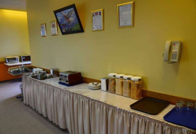 בית מלון כפרי Travelodge By Wyndham Saint Liboire