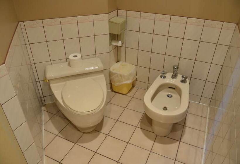 בית מלון כפרי Travelodge By Wyndham Saint Liboire