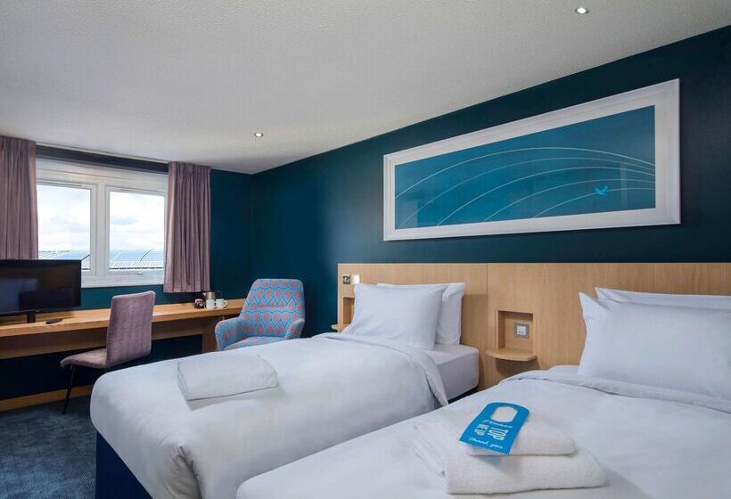 هتل Travelodge Preston Central