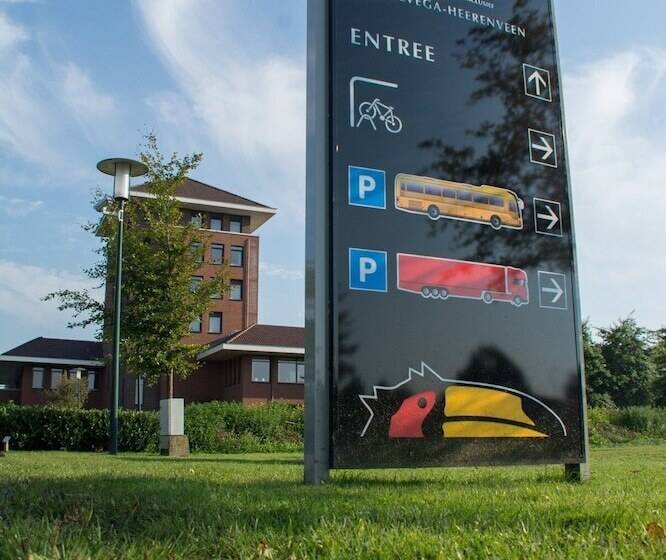 בית מלון כפרי Van Der Valk Wolvegaheerenveen