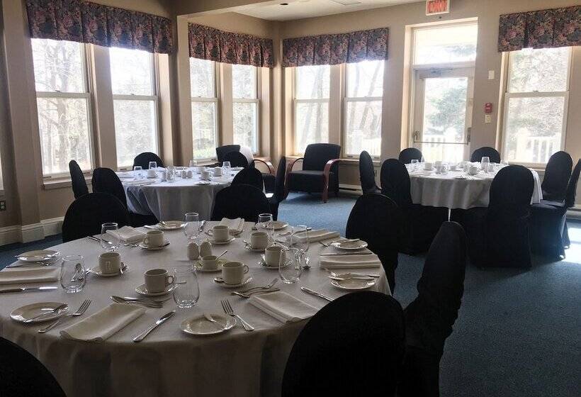 فندق Westover Inn