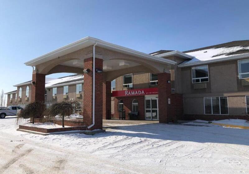 מוטל Ramada By Wyndham Ponoka