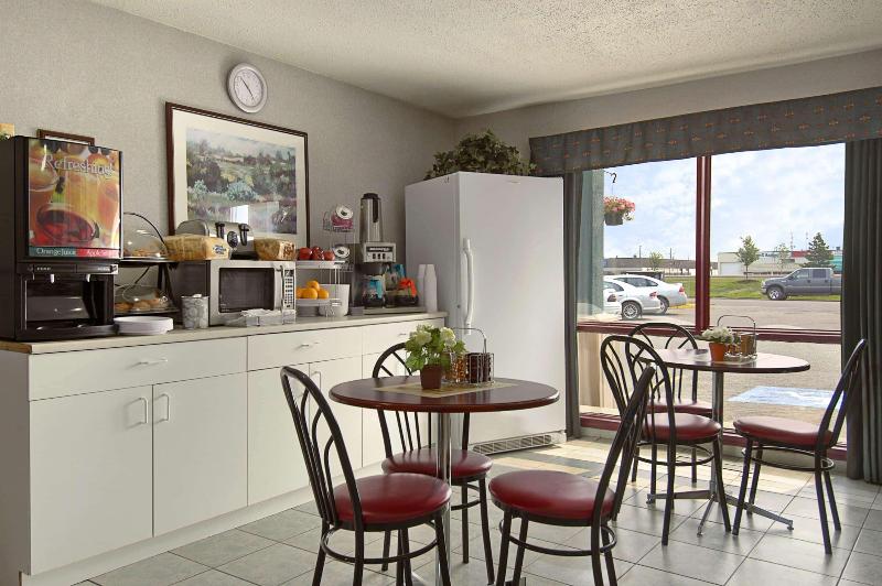 מוטל Super 8 By Wyndham Red Deer